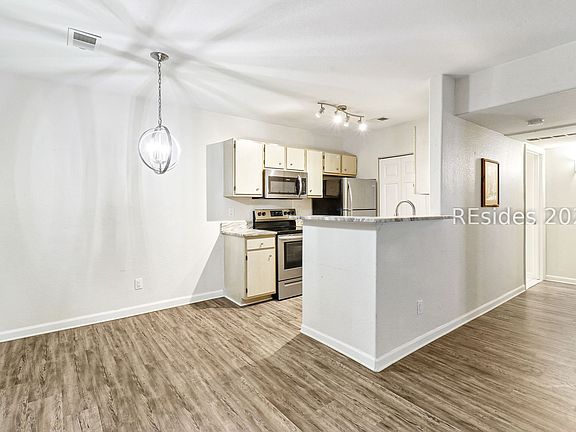 5th image of 897 Fording Island Rd APT 3002