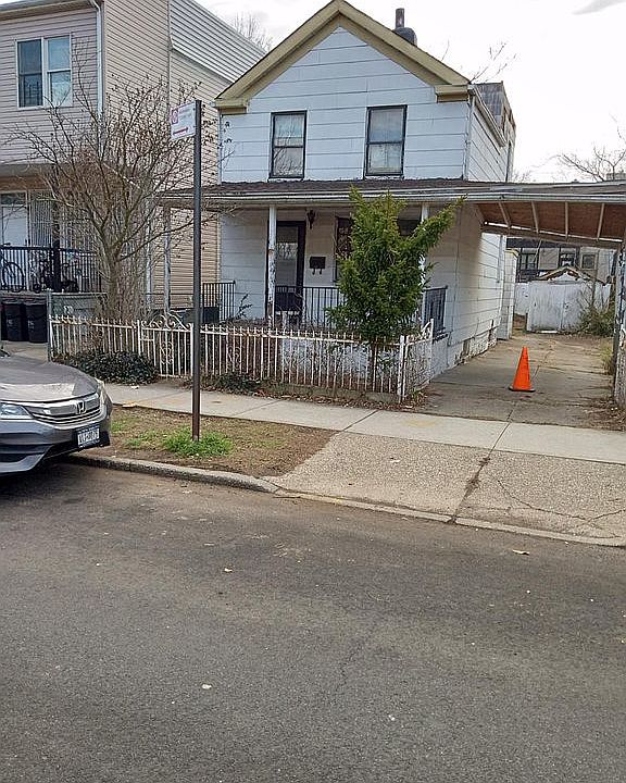 2nd image of 144 Parkville Ave