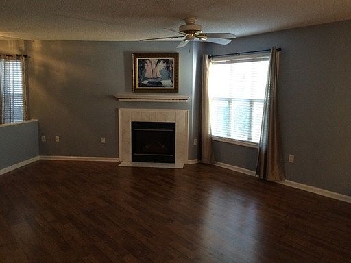 3rd image of 4112 Breezewood Dr APT 204