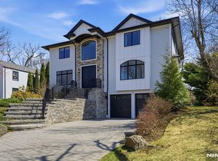 34 Dubois Ave, Alpine, NJ 07620