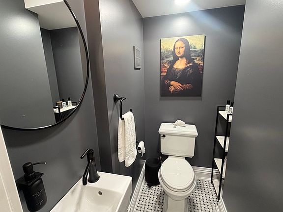 5th image of 18 Amalia Ln