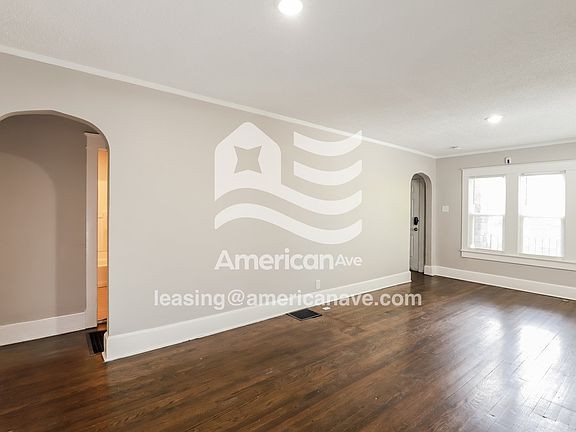 296462_005_wm_-_living_room_13155711.jpg