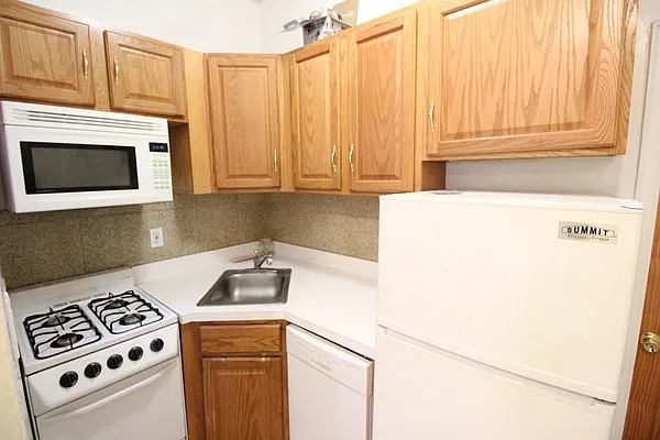 Rented by Luxor Homes & Investment Realty | media 20