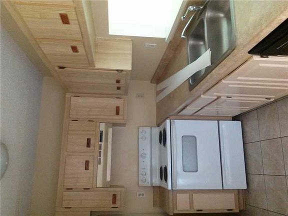5th image of 43 11430-11436 Street