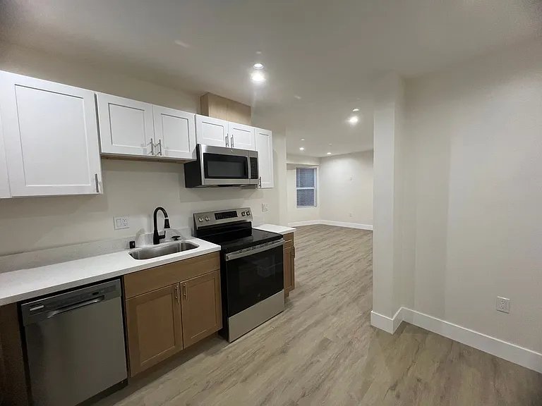 1823 P Street — Photo 20