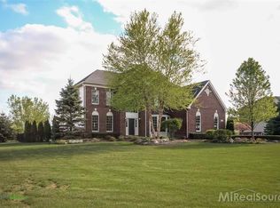 1757 Bristol Dr, Milford, MI 48380