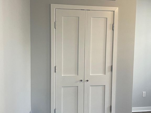 4th image of 527 Dickinson St #1B