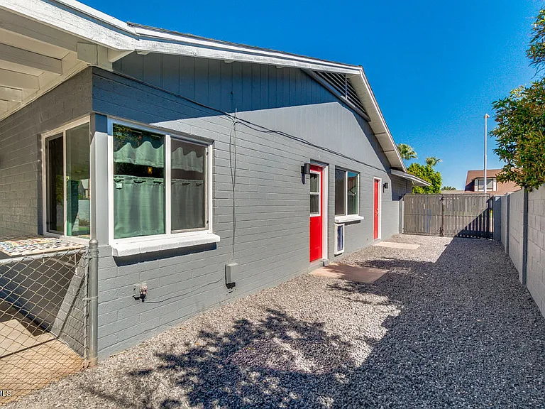 1115 W Barrow Dr — Photo 40
