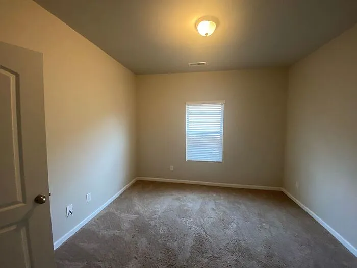 102 Oak Path Ln — Photo 8