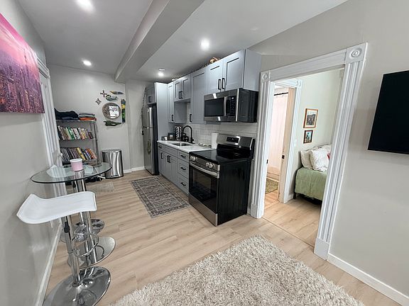 3rd image of 1150 Woodbury Ave #2