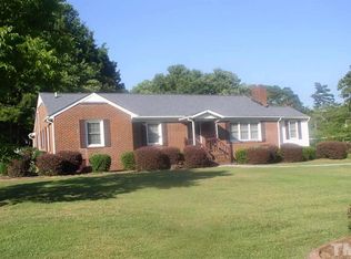 718 Cedarwood Ter, Henderson, NC 27536