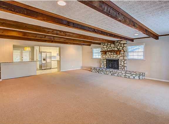 4th image of 1914 Wentworth Dr