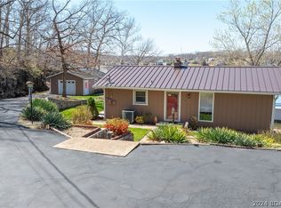 543 Rockwood Dr, Sunrise Beach, MO 65079