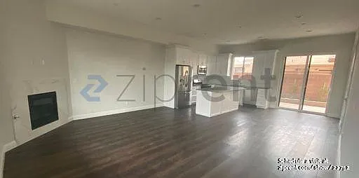 4 bed, 2.5 bath, 1977 sqft, $5,400 — Photo 2