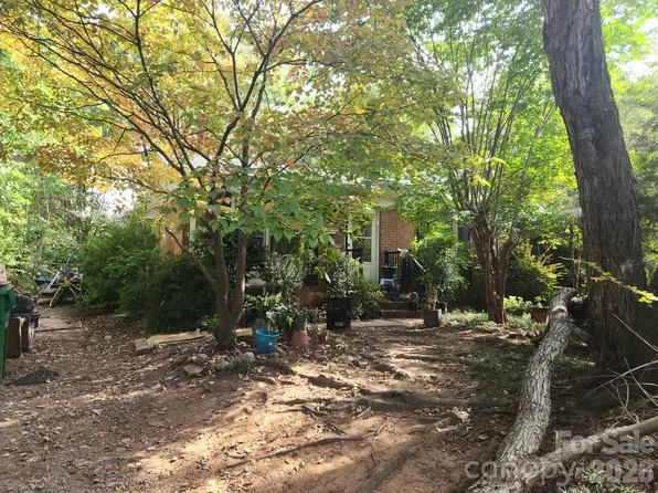 800 Farmcrest Dr, Charlotte, NC 28206