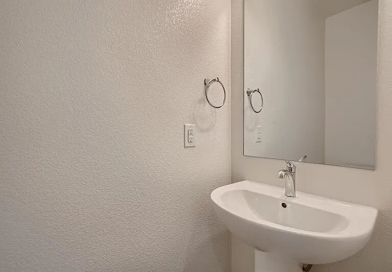 9720 Clermont Ln — Photo 7