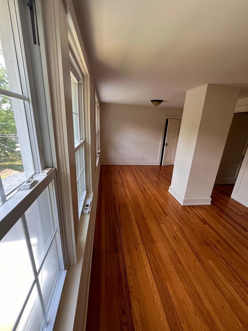 4 Bedroom || 1.5 Bathroom Home in Altavista — Photo 2