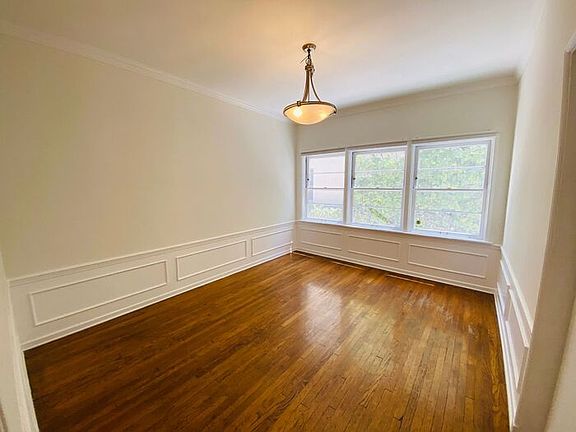 4th image of 334 N Sycamore Ave #334
