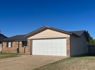 102 Flint Ave, Levelland, TX 79336