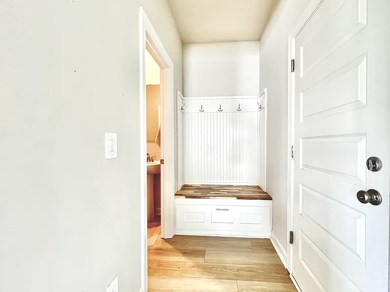 561 Cozy Bluff Rd — Photo 7