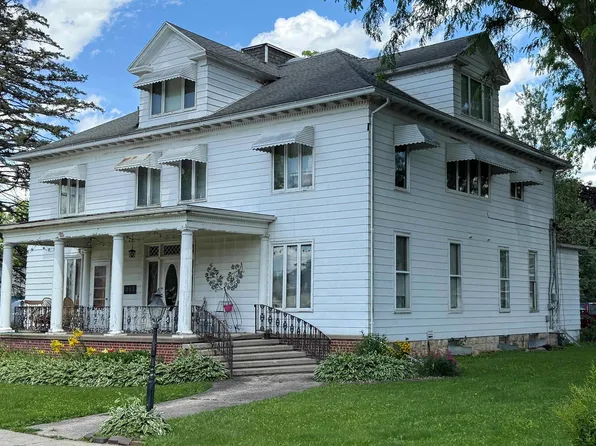 323 N Main St, Stockton, IL 61085