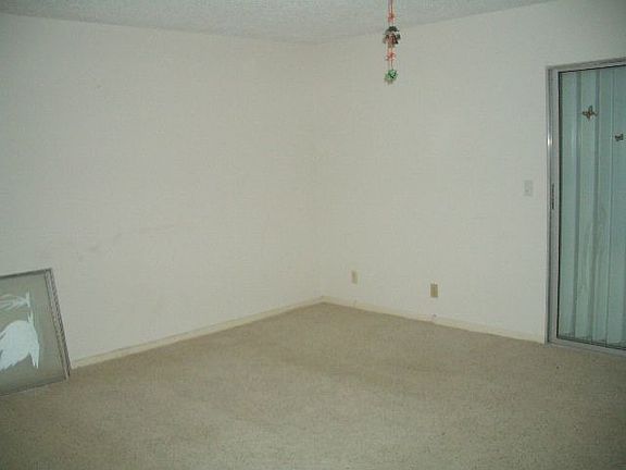 2nd image of 4036 Harwood D #D4036