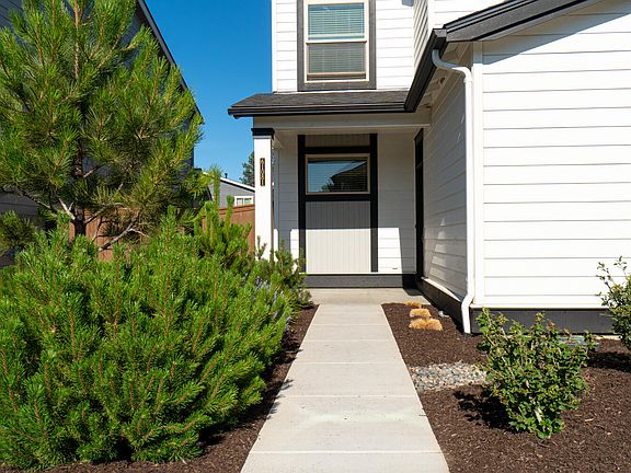5th image of 61081 SE Sydney Harbor Dr