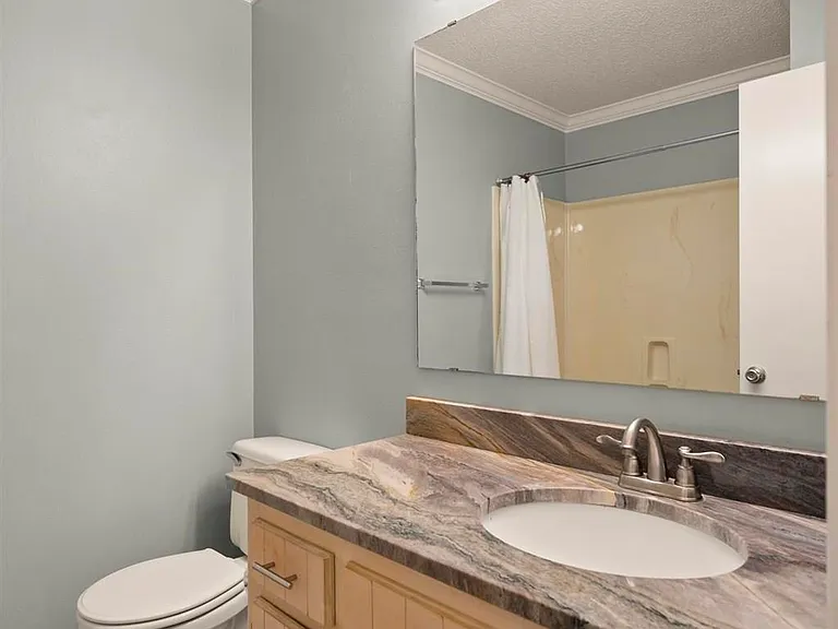 3510 Silvertree Ln — Photo 48