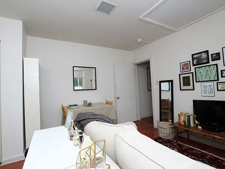 454 E Girard Ave #2R — Photo 1