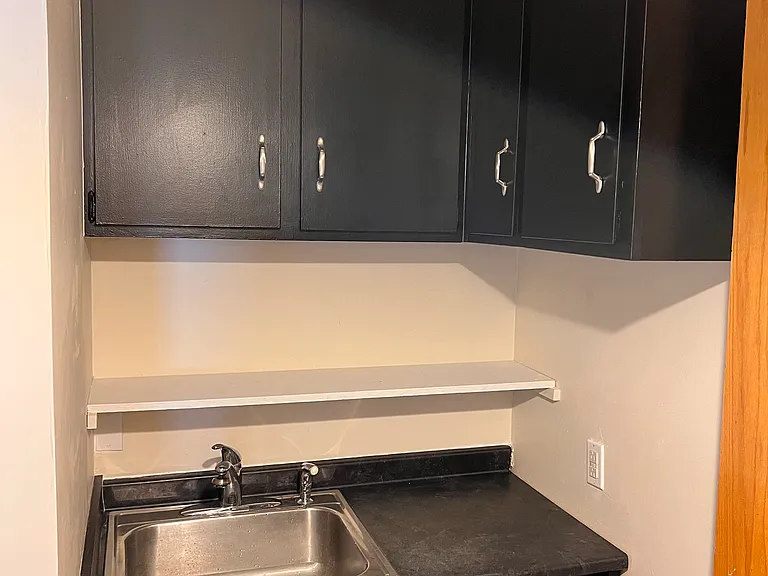 10 Railroad St #4 — Photo 9