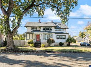 1111 SW Levens St, Dallas, OR 97338