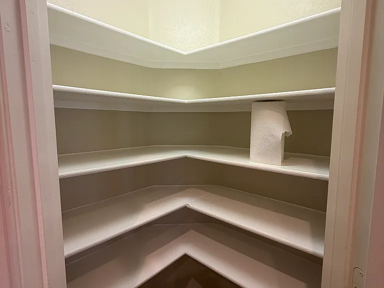 1630 Lagonda Ln — Photo 27