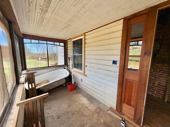 3rd image of 4947 Stones Dairy Rd