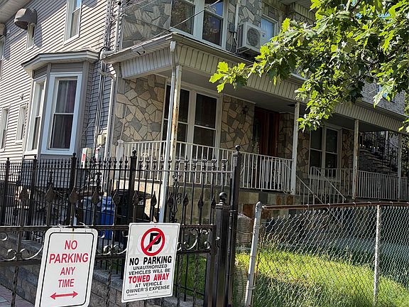 4th image of 3643 Paulding Avenue