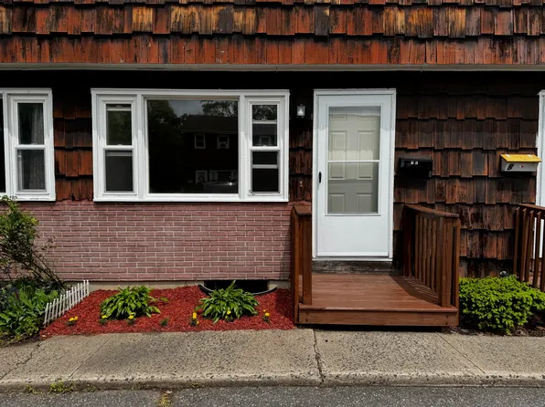 136 Westbury Park Road APT C, Watertown, CT 06795