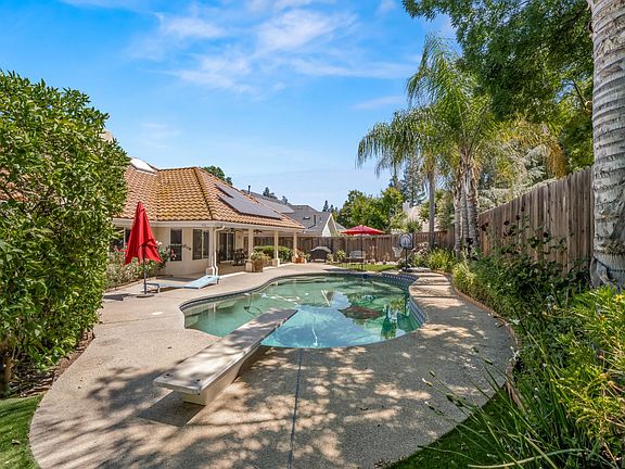 3rd image of 9377 N Saint Martin Dr