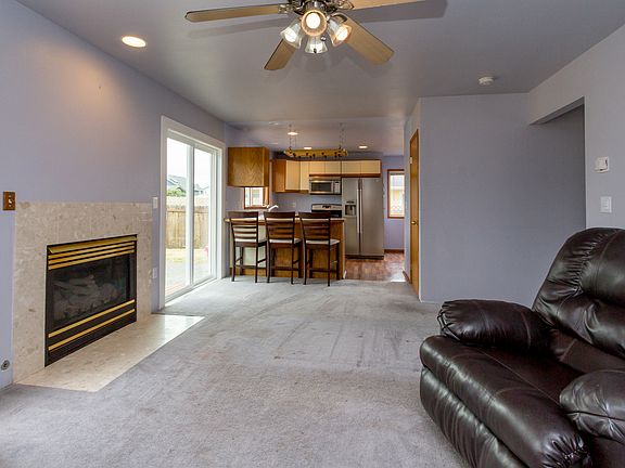 4th image of 2884 Elmont Ave