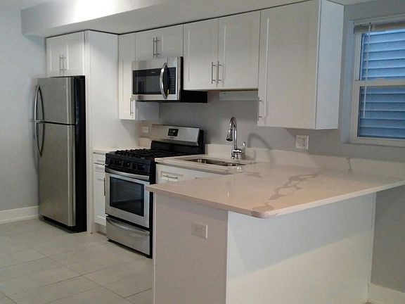 4th image of 2508 N Ashland Ave #1