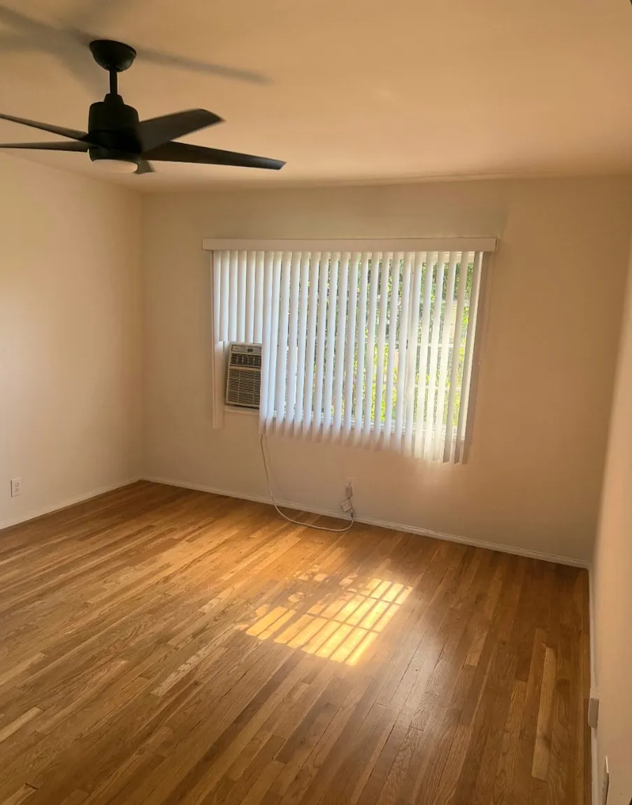 328 N Louise St — Photo 4