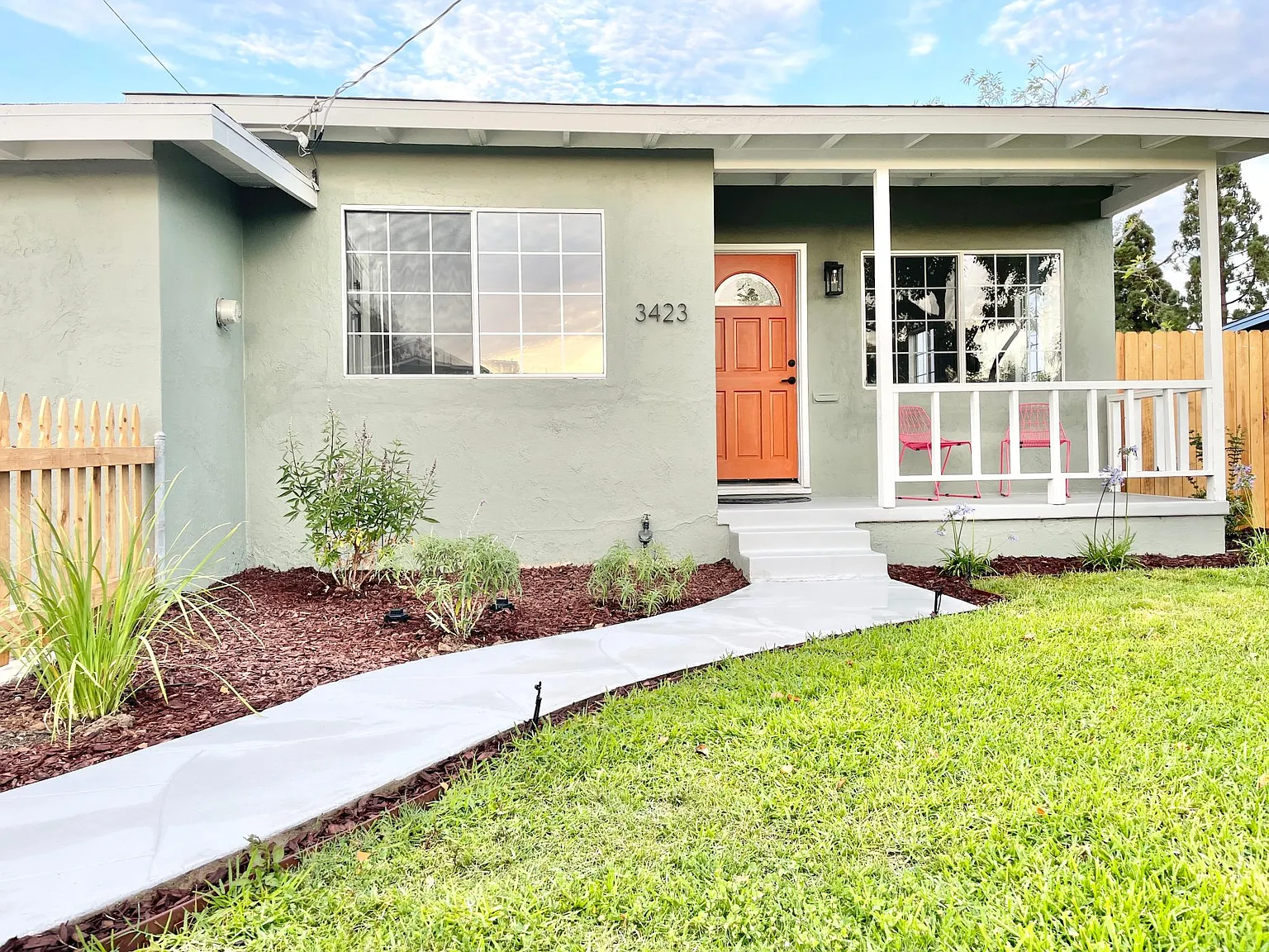 2 bed, 812 sqft, $3,350 — Photo 2