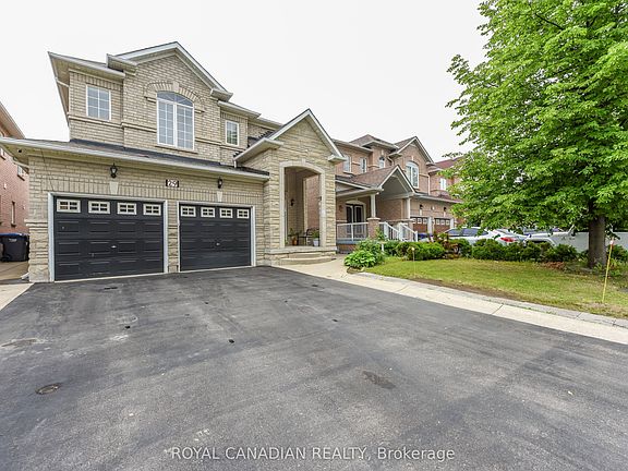 3rd image of 29 Dewside Dr