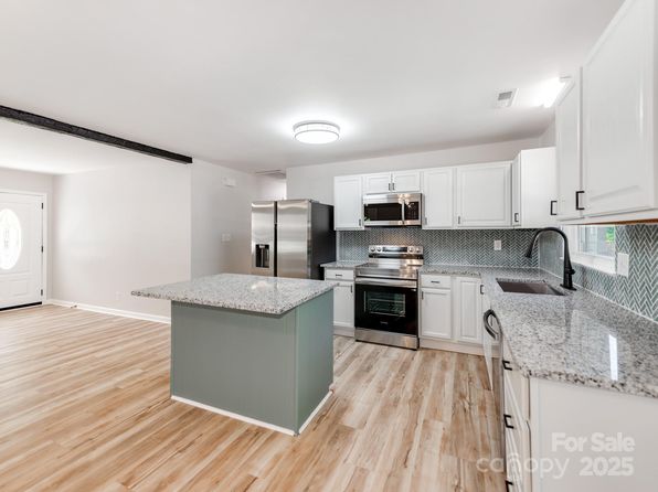 4303 Greenhaven Ln, Gastonia, NC 28056