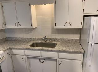 8288 Roosevelt Rd APT 2W, Forest Park, IL 60130