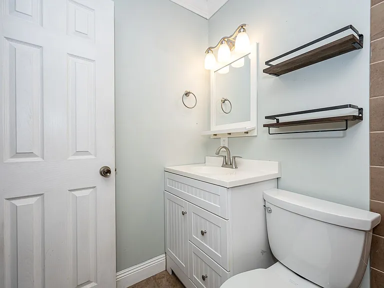20608 Scarborough Rd — Photo 40