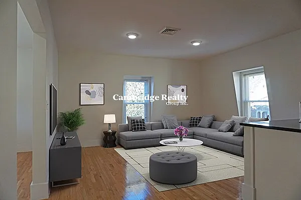 4 Osgood St #3T — Photo 5