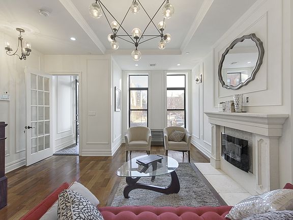 3rd image of 123 Halsey St
