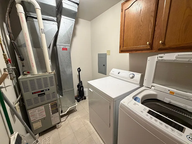 635 E Dayton St — Photo 6