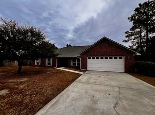 202 Barcalay Ln, Hinesville, GA 31313