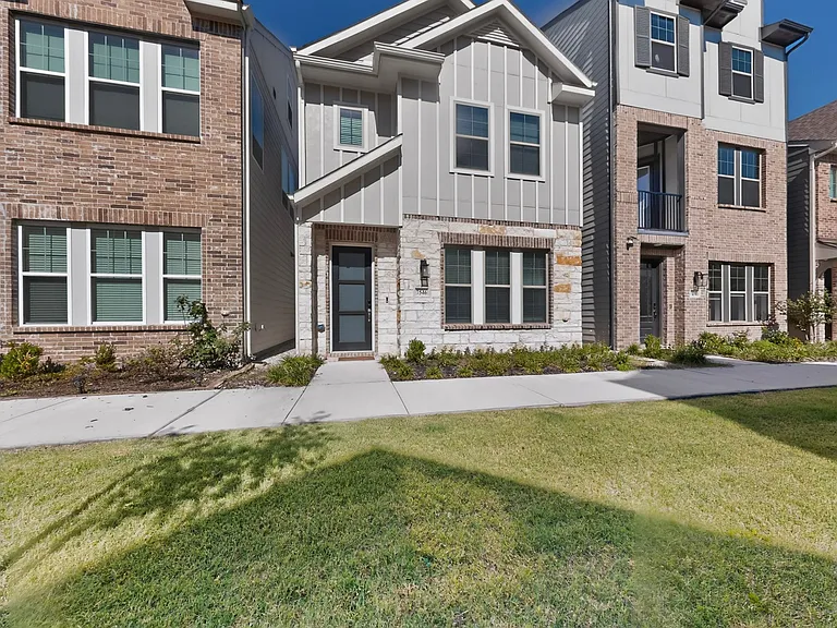 7546 Edgeware Rd — Photo 40