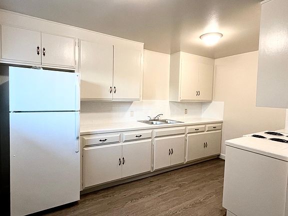 3rd image of 2070 Radio Ave #20D